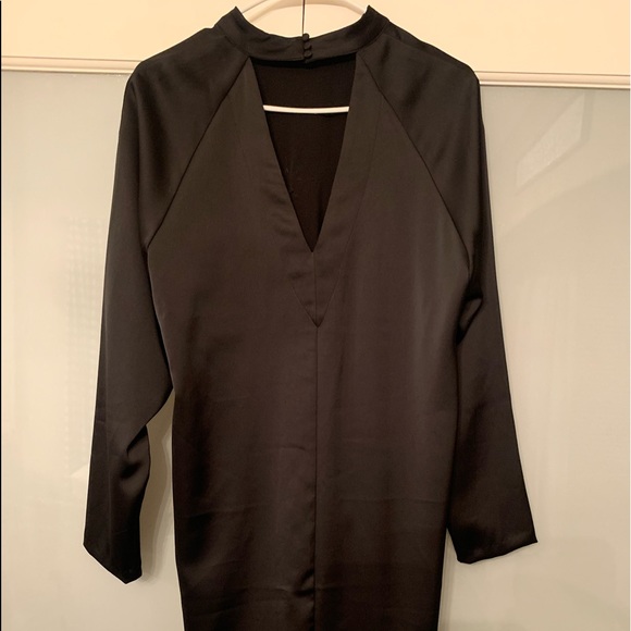 Long black embroidered silky dress (ZARA) - Picture 2 of 3